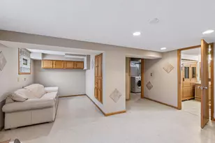 1025 Colby St, Saint Paul, MN 55116 - Photo 16