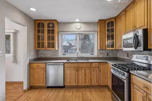 1025 Colby St, Saint Paul, MN 55116 - Photo 4