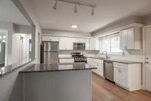 6418 Knoll Street N, Golden Valley, MN 55427 - Photo 6