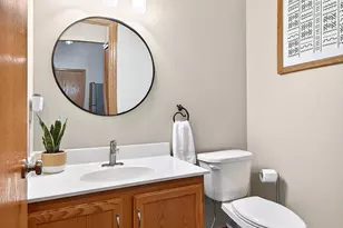 17975 Cobblestone Way, Eden Prairie, MN 55347 - Photo 10