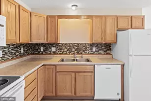 2509 Cobble Hill Ct, Woodbury, MN 55125 - Photo 4