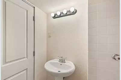 4701 Bryant Avenue N, Minneapolis, MN 55430 - Photo 32