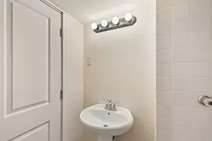 4701 Bryant Ave N, Minneapolis, MN 55430 - Photo 32