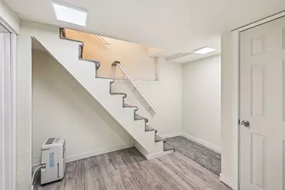 4701 Bryant Avenue N, Minneapolis, MN 55430 - Photo 24