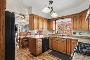 239 W Minnesota St, Le Center, MN 56057 - Photo 10