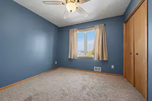 920 Sunrise Ln, Belle Plaine, MN 56011 - Photo 8