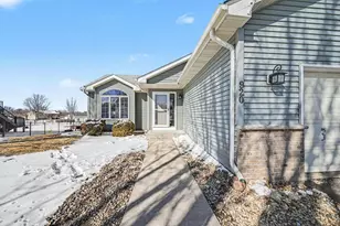 920 Sunrise Ln, Belle Plaine, MN 56011 - Photo 4