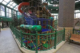 7605 Edinborough Way, Edina, MN 55435 - Photo 30