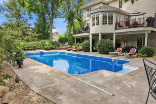 9486 Olympia Dr, Eden Prairie, MN 55347 - Photo 10