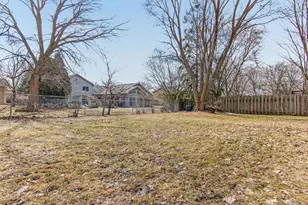 1805 Lannon Ct, Burnsville, MN 55337 - Photo 26