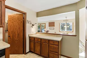 1581 Wheelock Ln, Saint Paul, MN 55117 - Photo 8