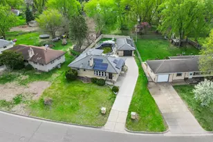 5918 Admiral Ln N, Brooklyn Center, MN 55429 - Photo 2