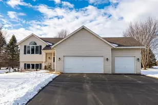 602 Summerfield Cir, Hudson, WI 54016 - Photo 1