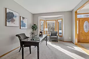 10725 Cambridge Ct, Burnsville, MN 55337 - Photo 4