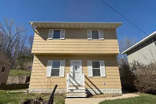 818 Hawthorn St, Red Wing, MN 55066 - Photo 2