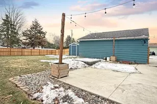 901 Redwood Dr, Fairmont, MN 56031 - Photo 4