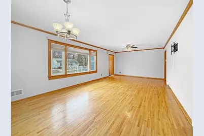 901 Redwood Drive, Fairmont, MN 56031 - Photo 10