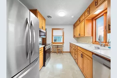 901 Redwood Drive, Fairmont, MN 56031 - Photo 12