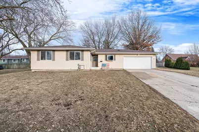 355 15th Street NE, Owatonna, MN 55060 - Photo 1