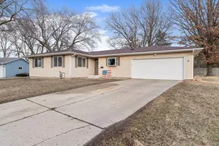 355 15th St NE, Owatonna, MN 55060 - Photo 2