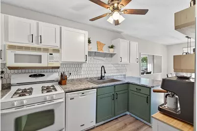 1302 Crestridge Lane N, Eagan, MN 55123 - Photo 14