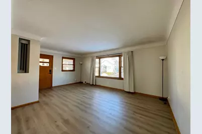 2072 Mohawk Avenue, Saint Paul, MN 55119 - Photo 2