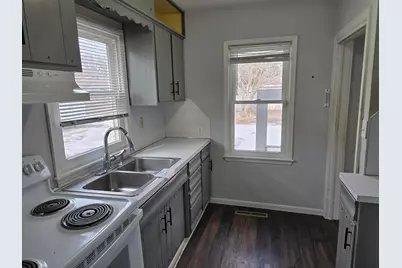 117 E 11th Street, Fairmont, MN 56031 - Photo 2