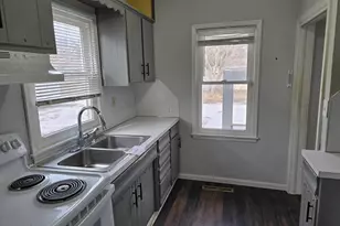 117 E 11th St, Fairmont, MN 56031 - Photo 2