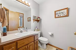 6742 Gretchen Ln N, Oakdale, MN 55128 - Photo 16