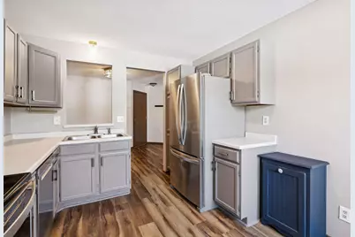 10905 S Rhode Island Avenue S, Bloomington, MN 55438 - Photo 20