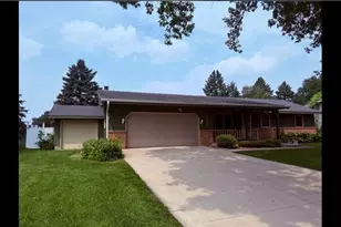 2208 5th Ave SE, Willmar, MN 56201 - Photo 1