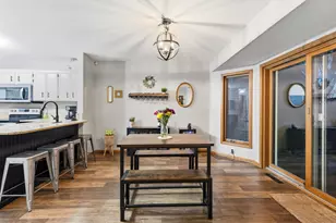 15716 Maple Island Ct, Burnsville, MN 55306 - Photo 6