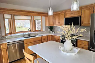 4660 Weston Woods Way, White Bear Township, MN 55127 - Photo 4