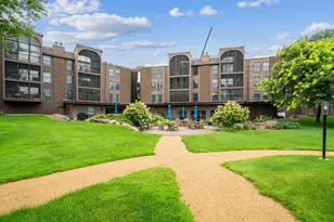 8441 Irwin Rd, Bloomington, MN 55437 - Photo 6