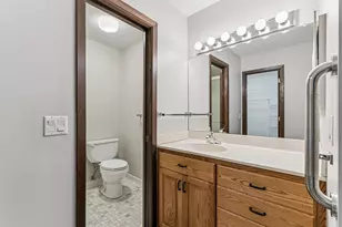 8441 Irwin Rd, Bloomington, MN 55437 - Photo 16