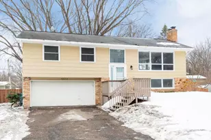 5912 Stoneybrook Dr, Minnetonka, MN 55345 - Photo 2