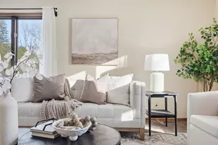 2605 Zircon Ln N, Plymouth, MN 55447 - Photo 8