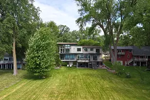 410 McCarrons Blvd N, Roseville, MN 55113 - Photo 2