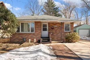 506 12th St NE, Austin, MN 55912 - Photo 2