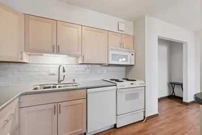 7600 Golden Valley Road #405, Golden Valley, MN 55427 - Photo 6