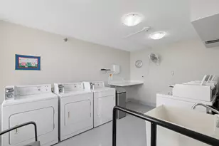 7600 Golden Valley Rd, Golden Valley, MN 55427 - Photo 32