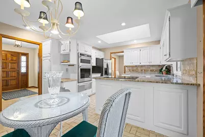 9145 Fox Run Circle, Eden Prairie, MN 55347 - Photo 6