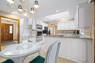 9145 Foxrun Cir, Eden Prairie, MN 55347 - Photo 6