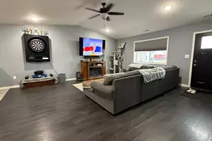 1942 Brownell St, Saint Charles, MN 55972 - Photo 2