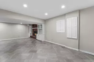 1752 Interlachen, Woodbury, MN 55125 - Photo 38