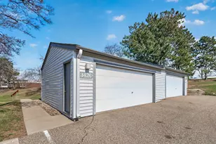 3426 Highlander Dr, Eagan, MN 55122 - Photo 26