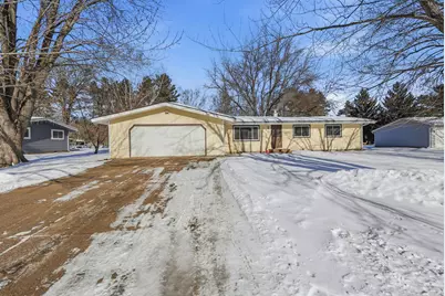 635 W 9th Street, Rush City, MN 55069 - Photo 1