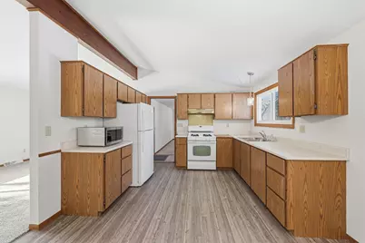 635 W 9th Street, Rush City, MN 55069 - Photo 4