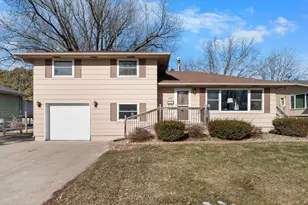 642 15th St SE, Owatonna, MN 55060 - Photo 1