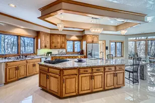 4 W Bay Ln, North Oaks, MN 55127 - Photo 10